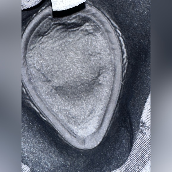 NWT PERRY ELLIS
PORTFOLIO HAT. - Picture 7 of 8